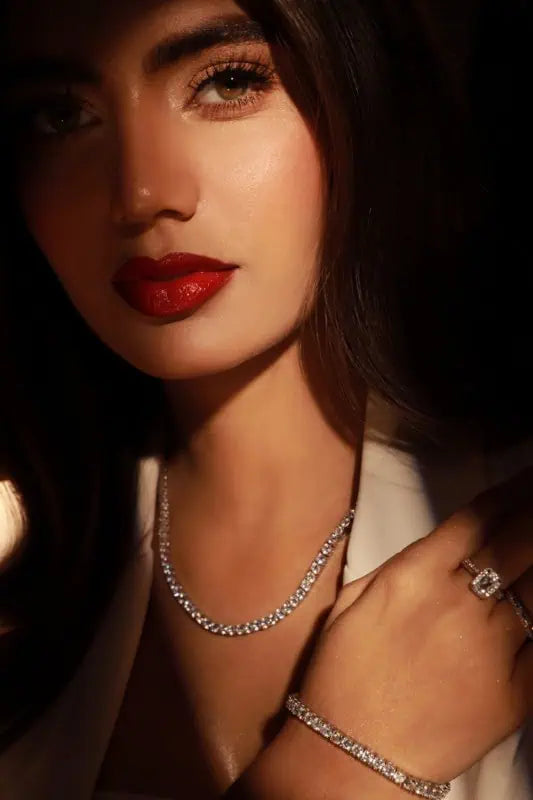 Can Classic Round Studded Necklace with Zircon Silver925